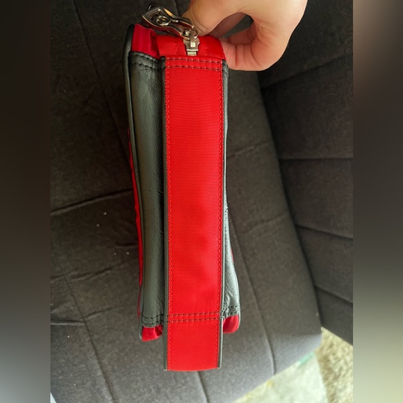 Lululemon Red Gym Essentials Kit - Picture 4 of 10